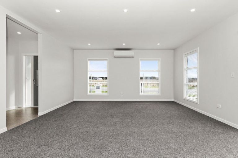 Photo of property in 102 Eriksen Road, Te Awa, Napier, 4110