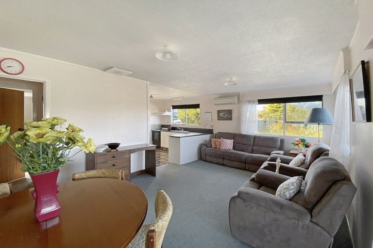 Photo of property in 3b Hannah Road, Hannahs Bay, Rotorua, 3010