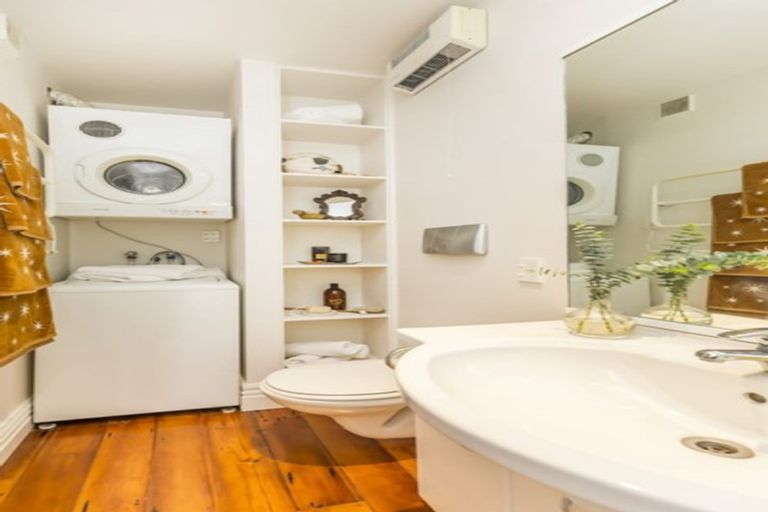 Photo of property in 2/246 The Terrace, Wellington Central, Wellington, 6011