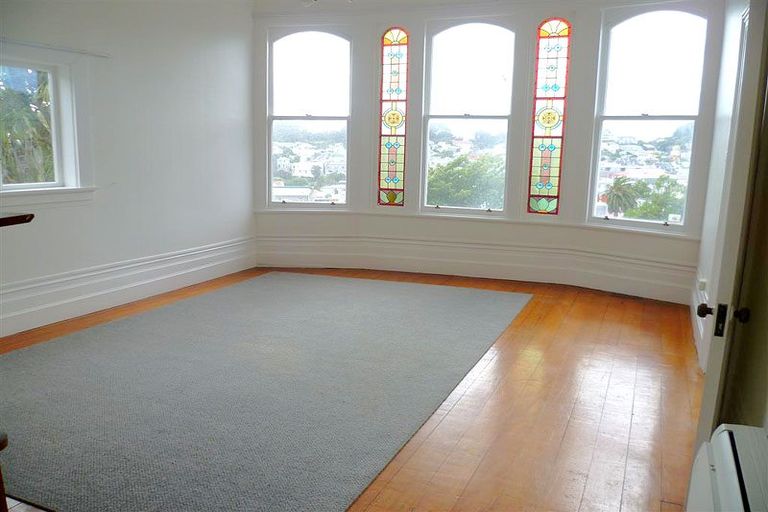 Photo of property in 15 Kenwyn Terrace, Newtown, Wellington, 6021