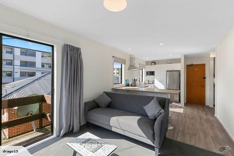 Photo of property in 2/615 Evans Bay Parade, Kilbirnie, Wellington, 6022