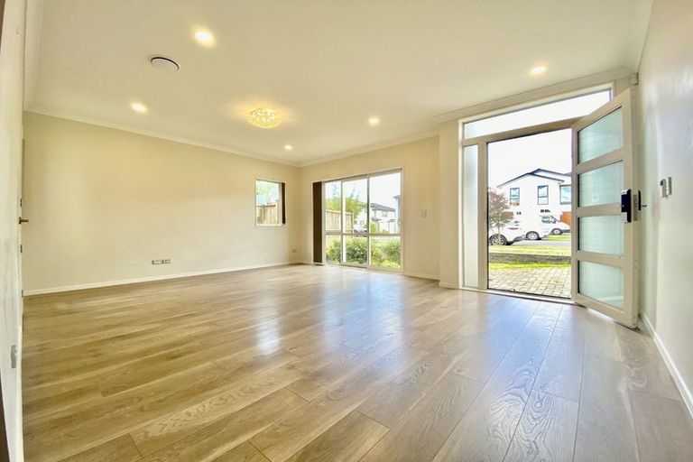 Photo of property in 70 Donegal Park Drive, Flat Bush, Auckland, 2019