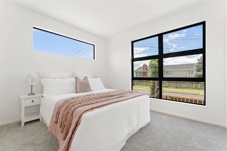 Photo of property in 40b Royal View Road, Te Atatu South, Auckland, 0610