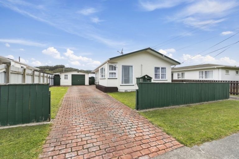 Photo of property in 38 Karamu Crescent, Wainuiomata, Lower Hutt, 5014