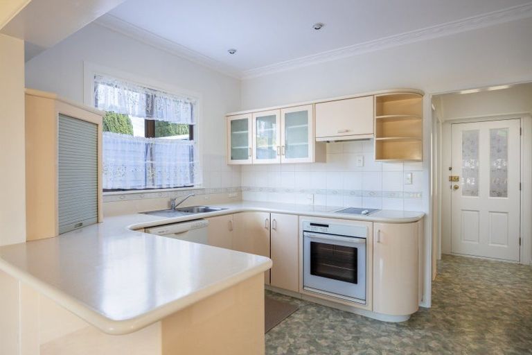 Photo of property in 65 Wallace Place, Westown, New Plymouth, 4310