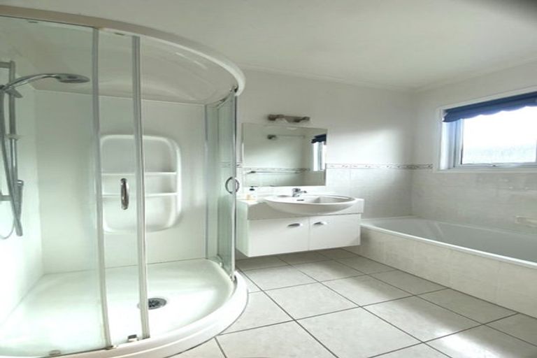 Photo of property in 4 Windermeer Grove, Churton Park, Wellington, 6037