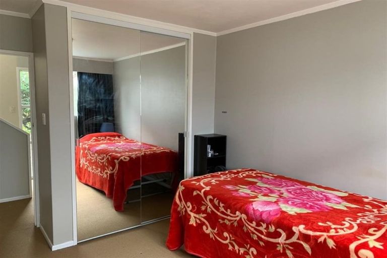 Photo of property in 15 Goddard Grove, Churton Park, Wellington, 6037