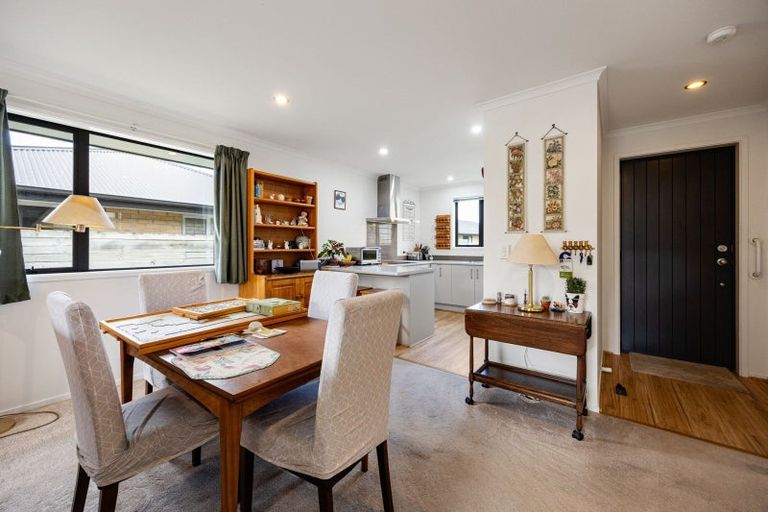 Photo of property in 51 Shrule Place, Huntington, Hamilton, 3210