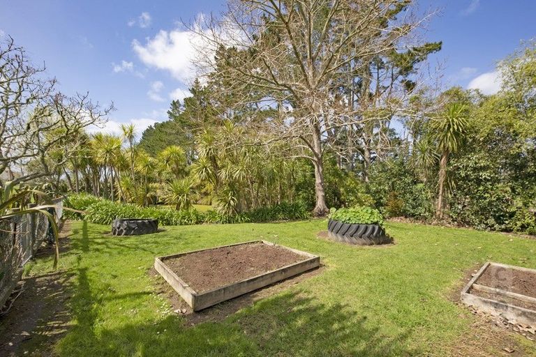 Photo of property in 30 Riverland Road, Kumeu, 0892