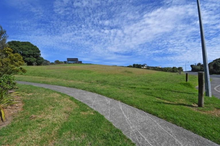 Photo of property in 42 Wonderview Road, Leigh, 0985