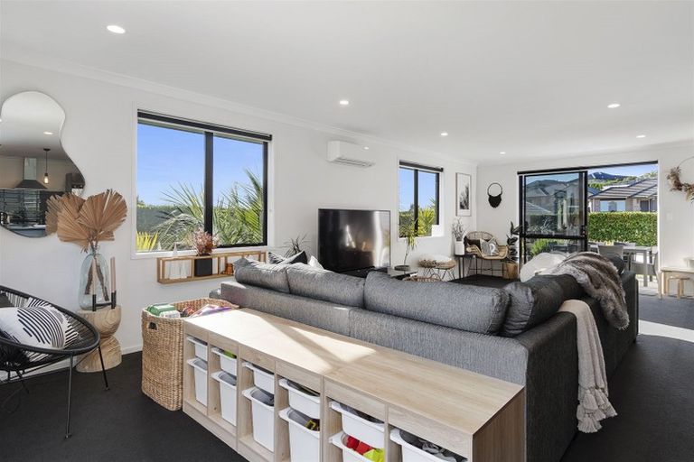 Photo of property in 39 Ballintoy Park Drive, Welcome Bay, Tauranga, 3175