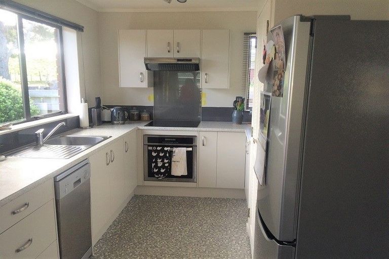 Photo of property in 57c Raumati Road, Raumati Beach, Paraparaumu, 5032