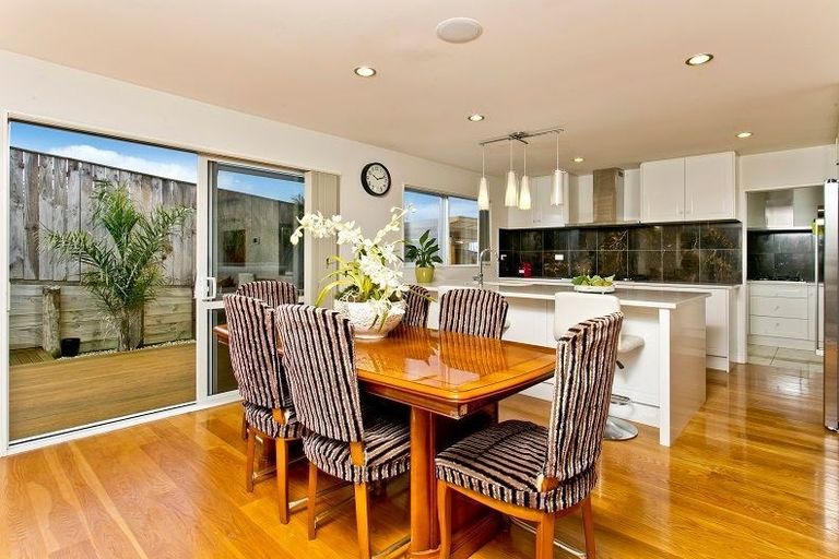 Photo of property in 26 Ballyboe Place, Pinehill, Auckland, 0632