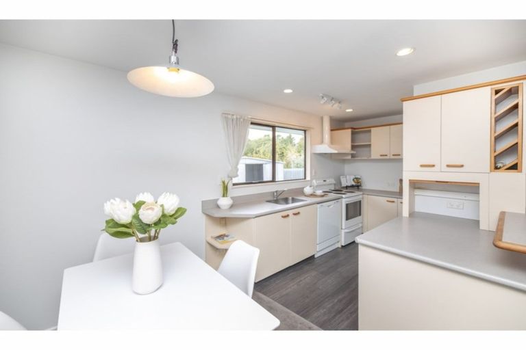 Photo of property in 2/79 Ottawa Road, Wainoni, Christchurch, 8061