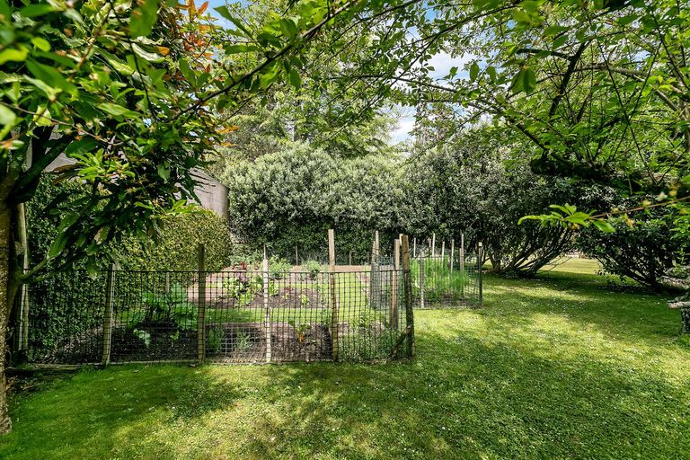 Photo of property in 23 Elliot Street, Riverhead, 0820