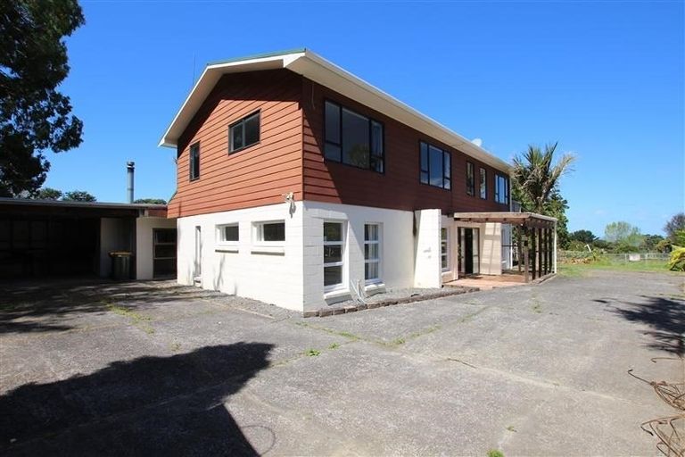 Photo of property in 6 Shirley Road, Parau, Auckland, 0604