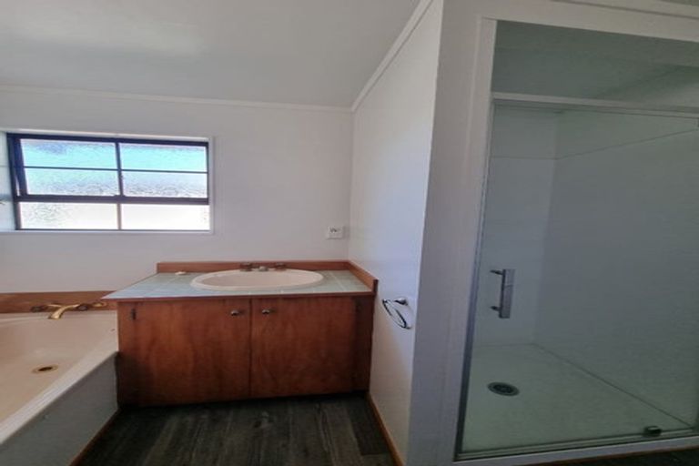Photo of property in 10a Bristow Place, Karori, Wellington, 6012