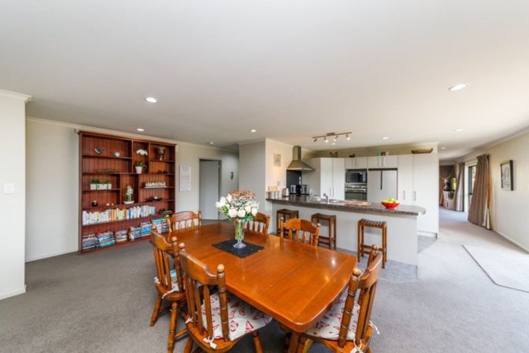 Photo of property in 17 Cemetery Road, Sanson, Palmerston North, 4479