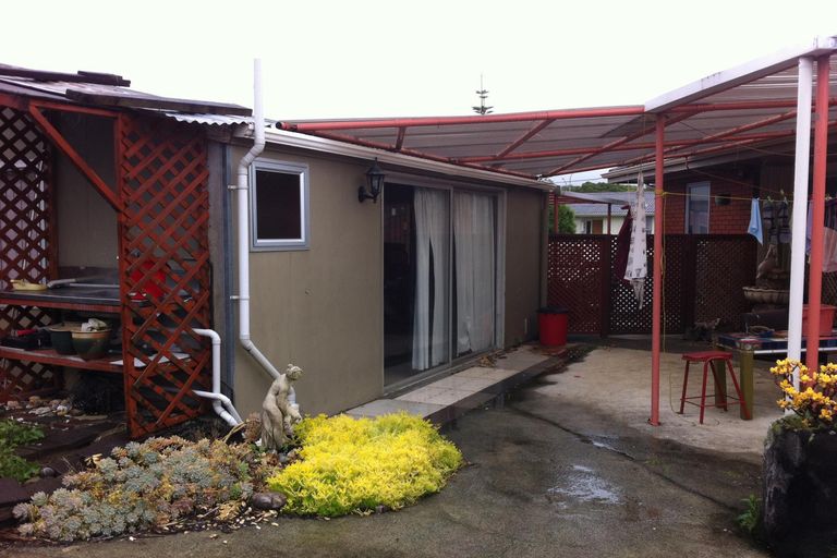 Photo of property in 12 Ashmore Place, Favona, Auckland, 2024