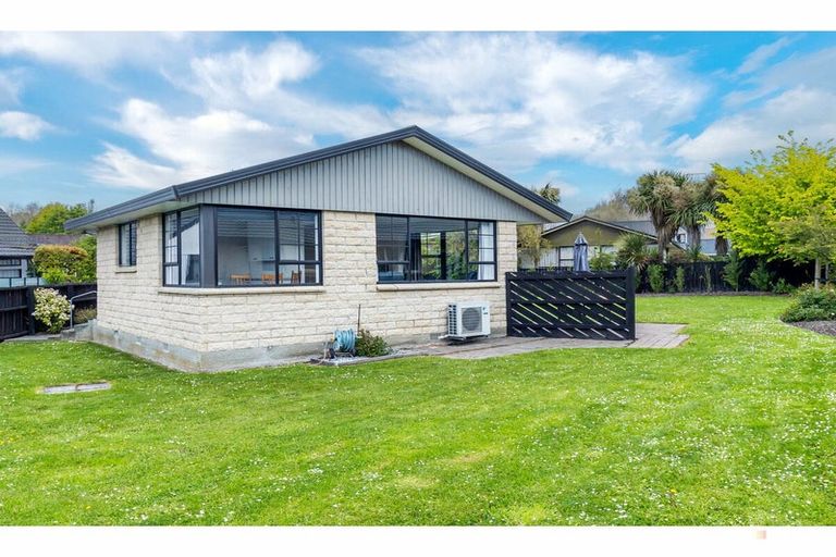 Photo of property in 15 Sawdon Place, Gleniti, Timaru, 7910