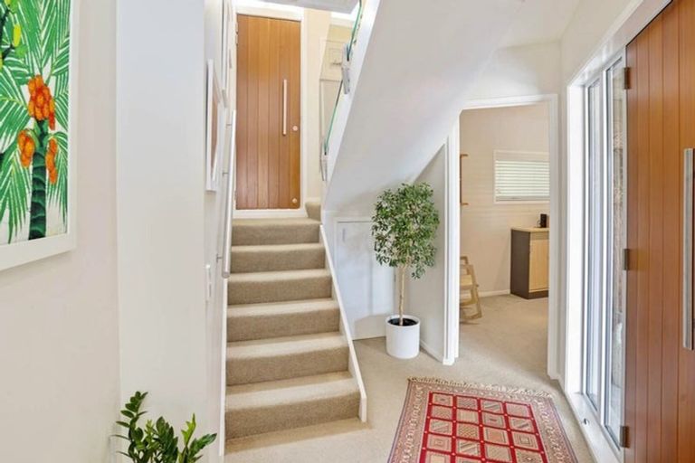 Photo of property in 2/4 Beach Road, Castor Bay, Auckland, 0620