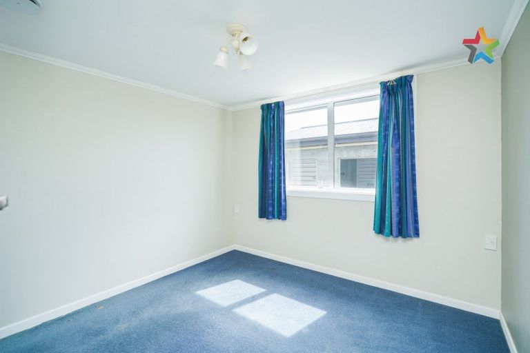 Photo of property in 30 Kilmarnock Street, Wallacetown, 9816