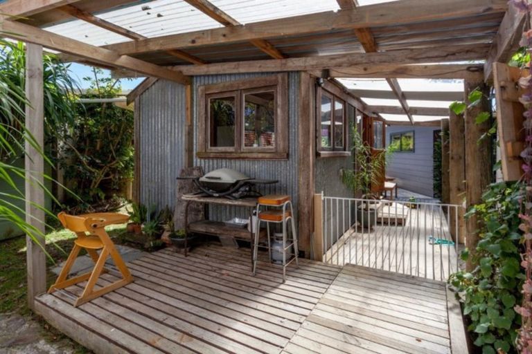 Photo of property in 10 Widdison Place, Whangamata, 3691