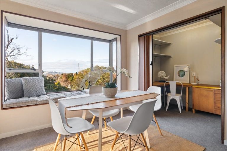 Photo of property in 18 Honeystone Street, Helensburgh, Dunedin, 9010