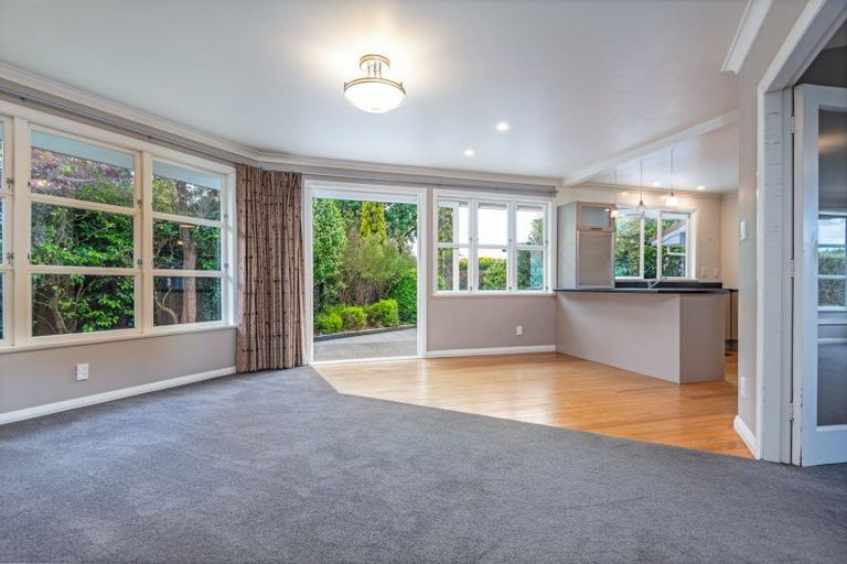 Photo of property in 12 Wigan Place, Hokowhitu, Palmerston North, 4410