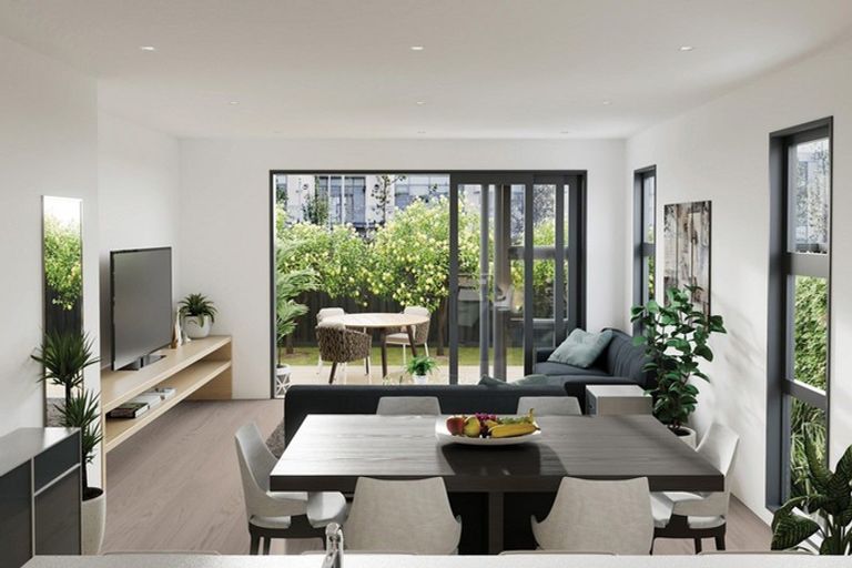 Photo of property in 8 Clovelly Road, Bucklands Beach, Auckland, 2012