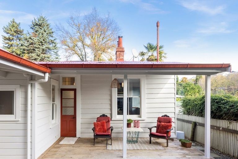 Photo of property in 95 Milton Road, Bluff Hill, Napier, 4110