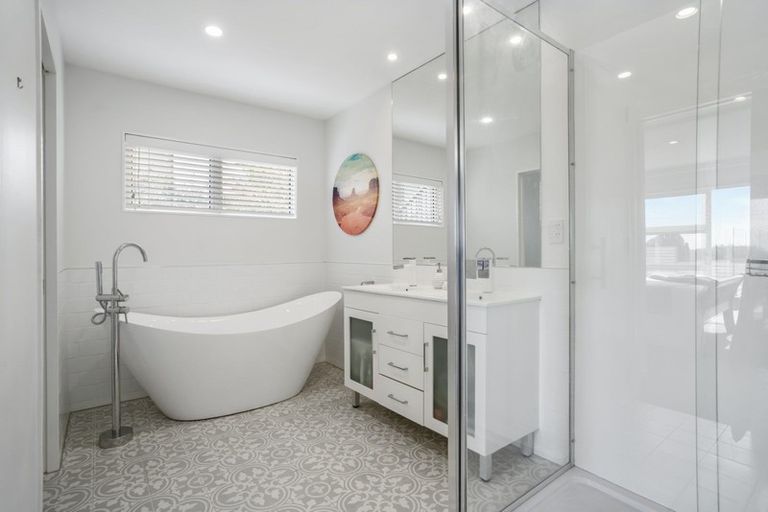 Photo of property in 996 Papamoa Beach Road, Papamoa Beach, Papamoa, 3118