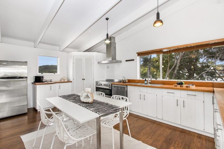 Photo of property in 118 Glengarry Road, Glen Eden, Auckland, 0602