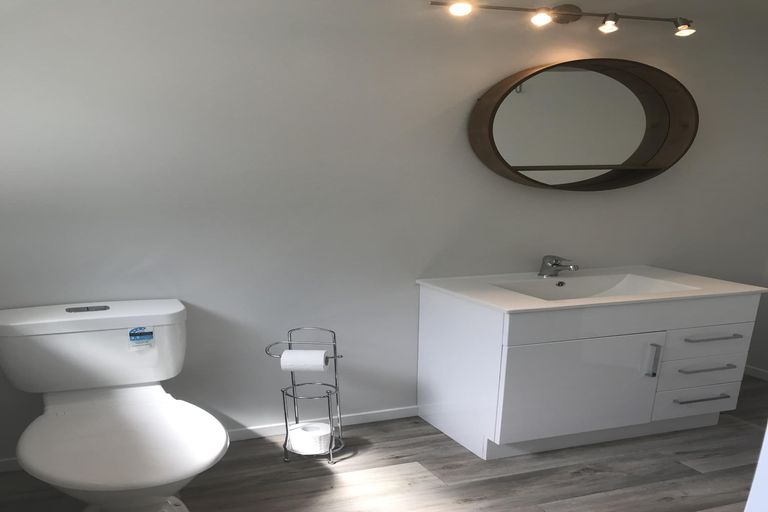 Photo of property in 18a Elliston Crescent, Stanmore Bay, Whangaparaoa, 0932