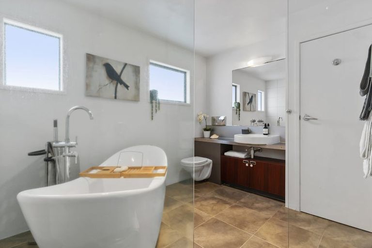 Photo of property in 1/67 Gulf View Road, Murrays Bay, Auckland, 0630