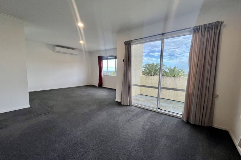 Photo of property in 103b Redoubt Road, Goodwood Heights, Auckland, 2105