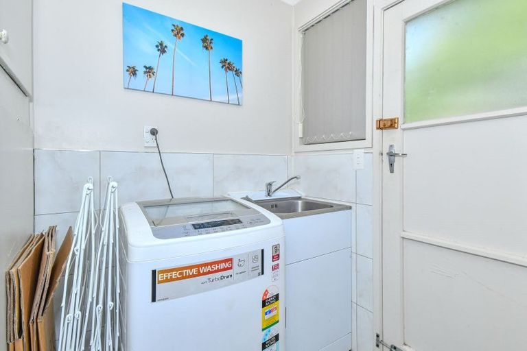 Photo of property in 2/1 Plunket Avenue, Papatoetoe, Auckland, 2104