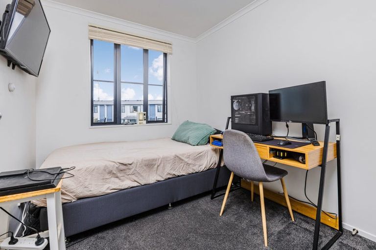 Photo of property in 45 Saddleback Crescent, Papakura, 2110