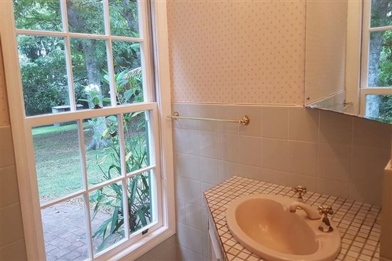 Photo of property in 242 Redoubt Road, Totara Park, Auckland, 2019