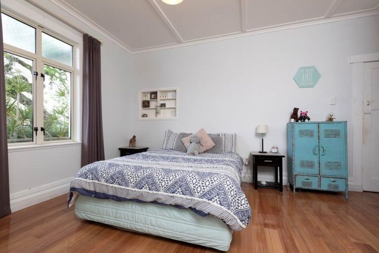 Photo of property in 80 Paynters Avenue, Strandon, New Plymouth, 4312