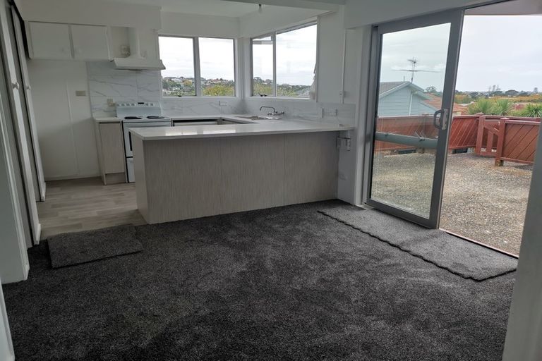 Photo of property in 1/11 Park Avenue, Northcote, Auckland, 0626