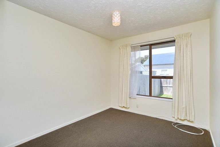 Photo of property in 2/1 Mapledale Place, Halswell, Christchurch, 8025