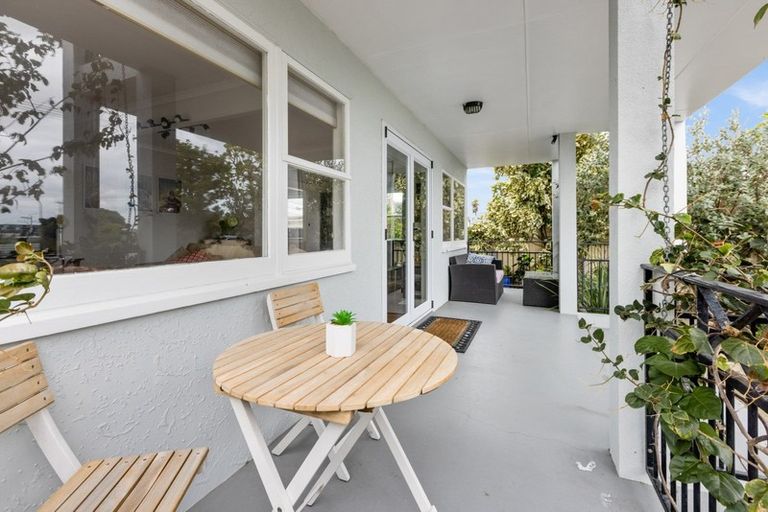 Photo of property in 17 Meeanee Quay, Westshore, Napier, 4110