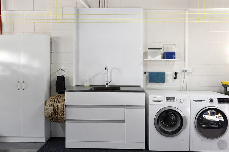 Photo of property in 8 Hillcrest Street, Glen Avon, New Plymouth, 4312