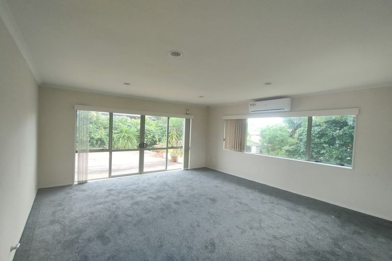 Photo of property in 10 Jubaea Place, Henderson, Auckland, 0610