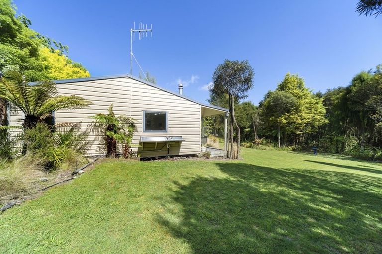 Photo of property in 32 Rangimoana Avenue, Motuoapa, Turangi, 3382