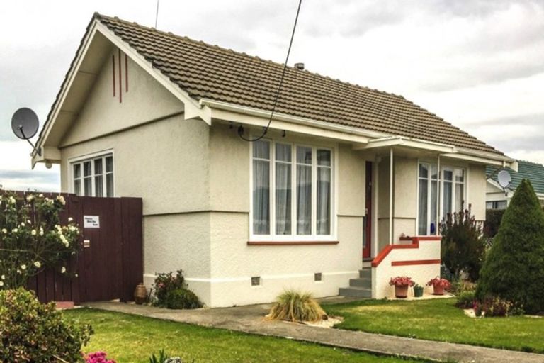 Photo of property in 11 Moorhouse Street, Waimate, 7924
