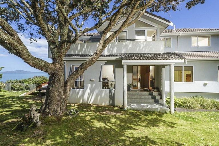 Photo of property in 4 Portal Place, Murrays Bay, Auckland, 0630