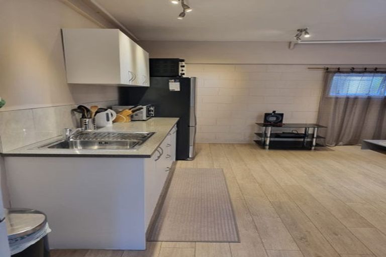 Photo of property in 1/17 Beulah Avenue, Rothesay Bay, Auckland, 0630