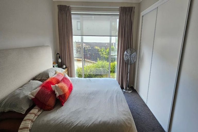 Photo of property in 20 Roxborough Place, East Tamaki Heights, Auckland, 2016
